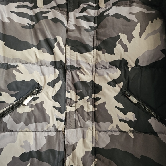 Armani Exchange Down Jacket In Gray Camo Size S NWT - Picture 4 of 14